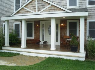 30 Woodridge Rd, Hampton Bays, NY 11946