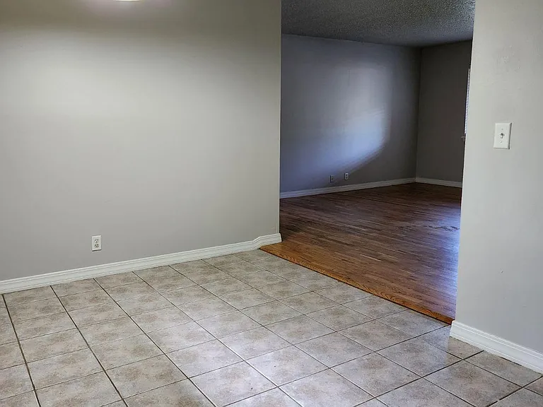 5631 S 85th East Ave — Photo 9