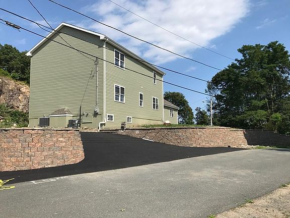 4th image of 15 Glen Park Ave