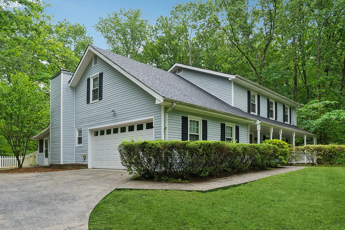 Building Photo - 1176 Lake Colony Dr