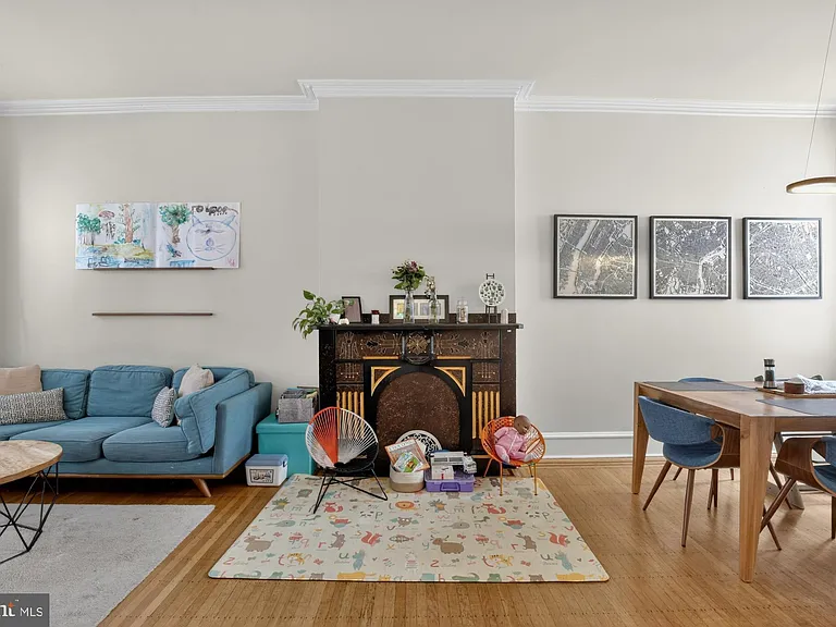 2356 E Susquehanna Ave — Photo 5