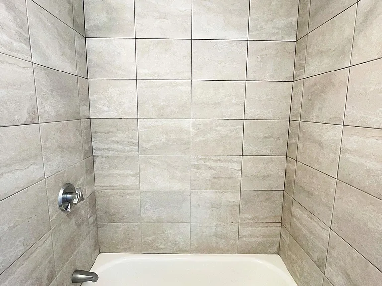 12 Muirhead St #2R — Photo 5