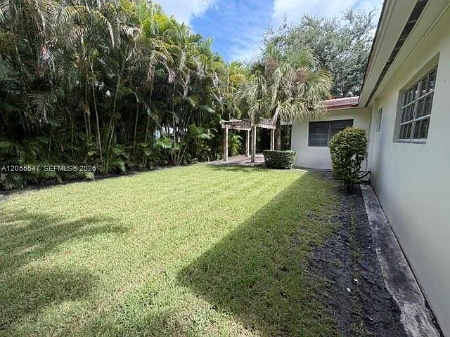 828 Lorca St — Photo 22