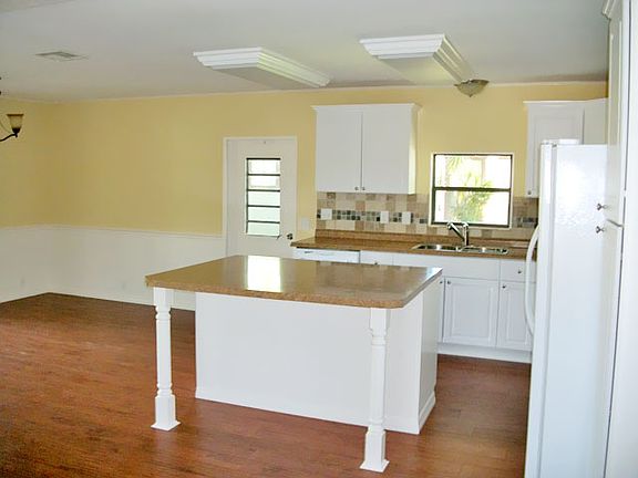 2nd image of 307 San Remo Ln