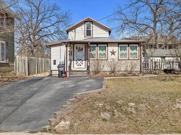 128 East Jefferson STREET, Oconomowoc, WI 53066