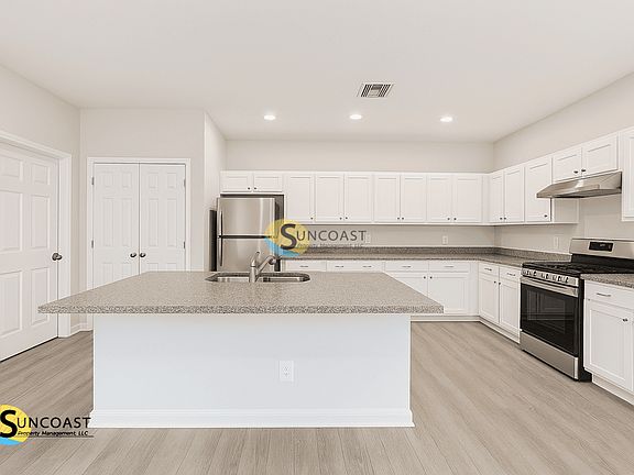 4th image of 397 Greenbriar Blvd