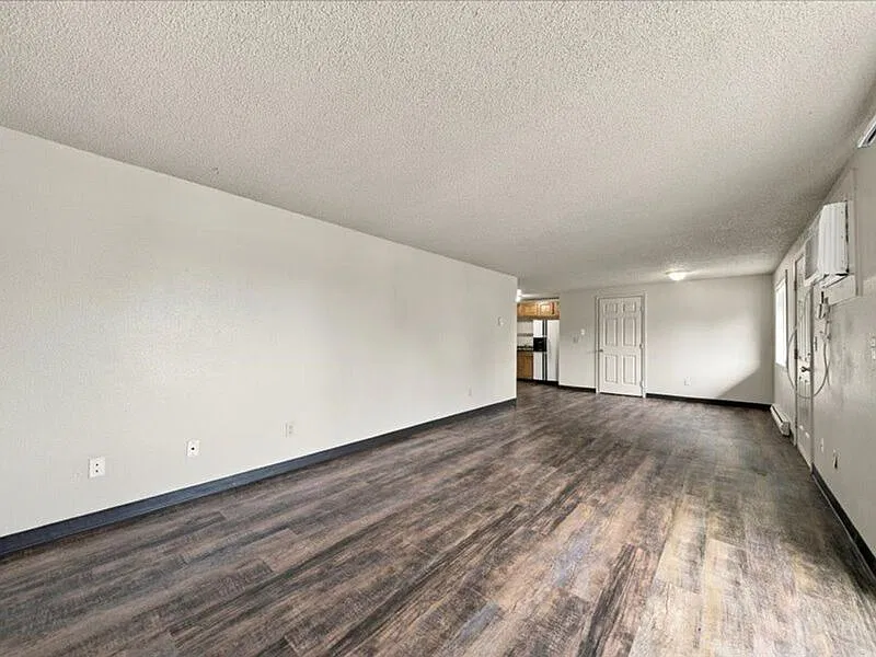 3 bed, 1.5 bath, 1000 sqft, $1,550 — Photo 4