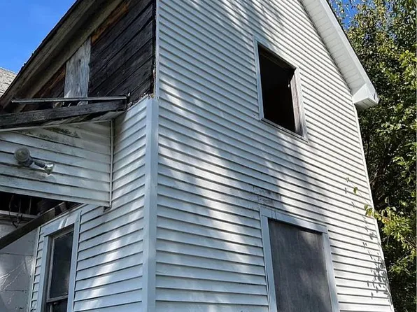 500 Victoria St, Donovan, IL 60931