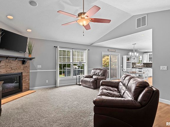 3rd image of 681 Pheasant Run