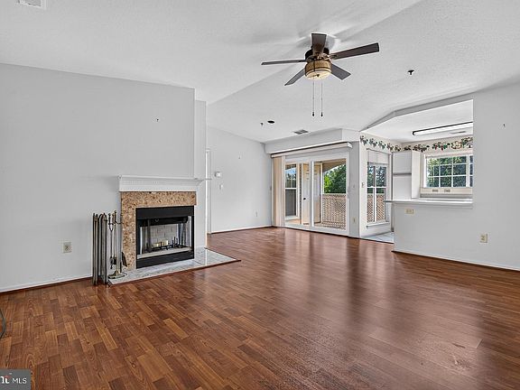 4th image of 46 Ashlar Hill Ct #46
