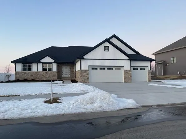 4892 Prairie School Dr, Hobart, WI 54155