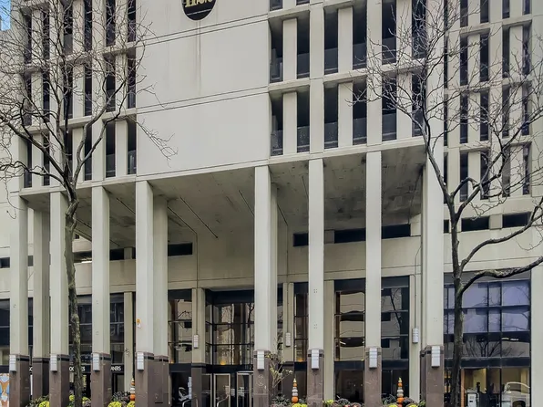 1122 N Clark St APT 1707, Chicago, IL 60610