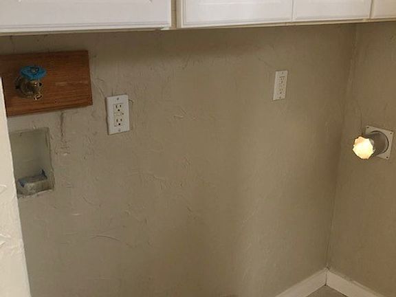 3rd image of 708 Dakota Ave