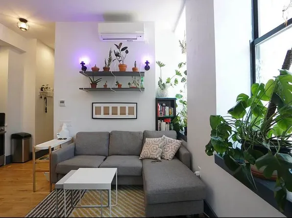 23 Menahan Street image 1 of 12