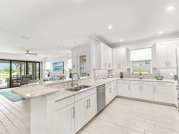 4th image of 5362 Cicerone St