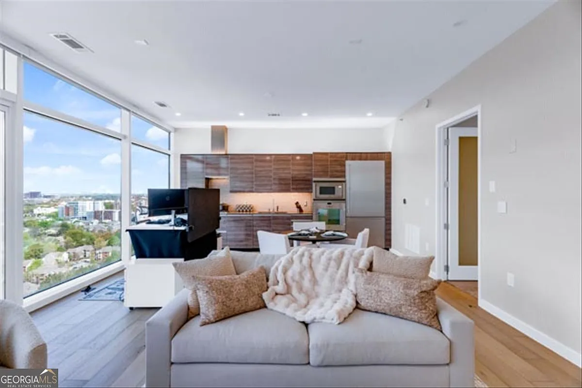 45 Ivan Allen Jr Blvd NW #1704 photo 1