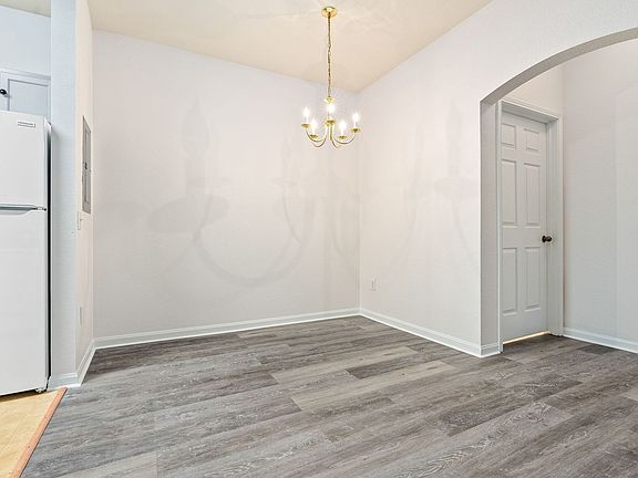 5th image of 447 W Longleaf Dr APT 1409