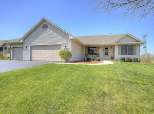 7790 Nesting Eagles St, Machesney Park, IL 61115