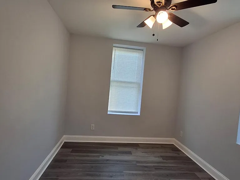 2040 Dennie St — Photo 14