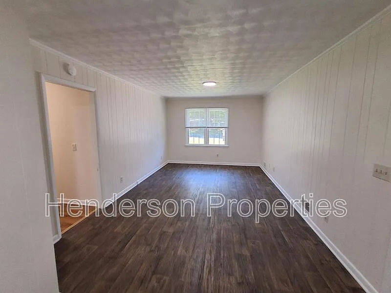 3 bed, 2.0 bath, $1,350 — Photo 2