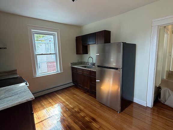 2nd image of 31 Home Ave #2R