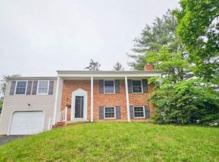 3 New Coach Ln, Willingboro, NJ 08046
