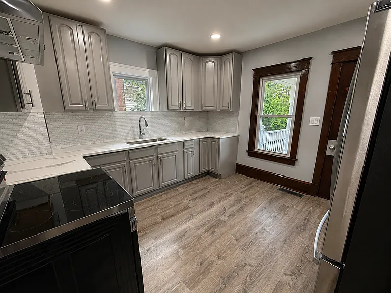 832 Thomas St #834 — Photo 7