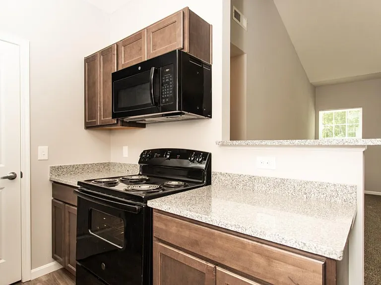 Granby Place Apartments — Photo 11