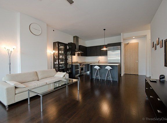 3rd image of 600 N Fairbanks Ct Unit 1809