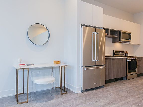 4th image of 853 N Larrabee St Unit 211
