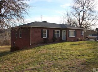 1236 Fairview Dr, Lenoir, NC 28645