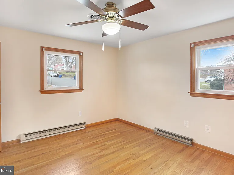 28 Bee St — Photo 4