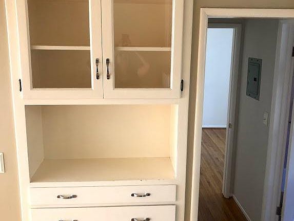 5th image of 1425 N Fairfax Ave APT 1