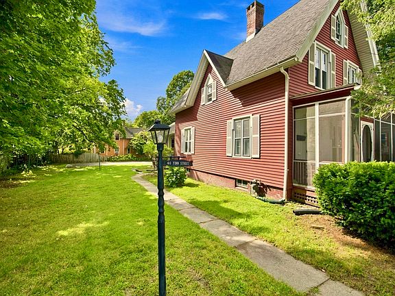 2nd image of 46 Finn St