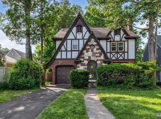 1332 Sussex Rd, Teaneck, NJ 07666