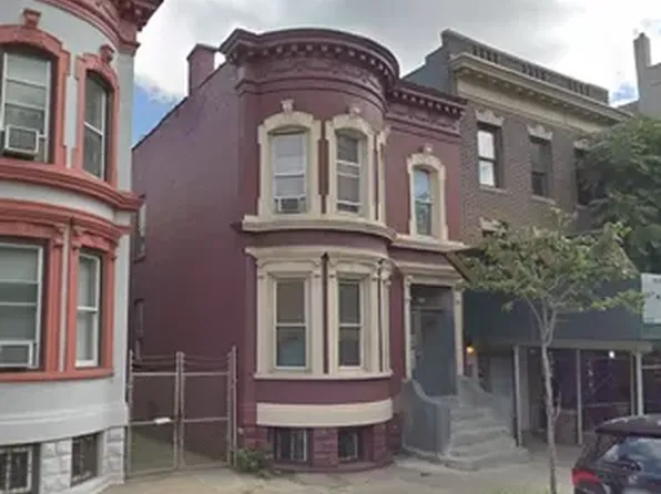 845 Crotona Park N, Bronx, NY 10460