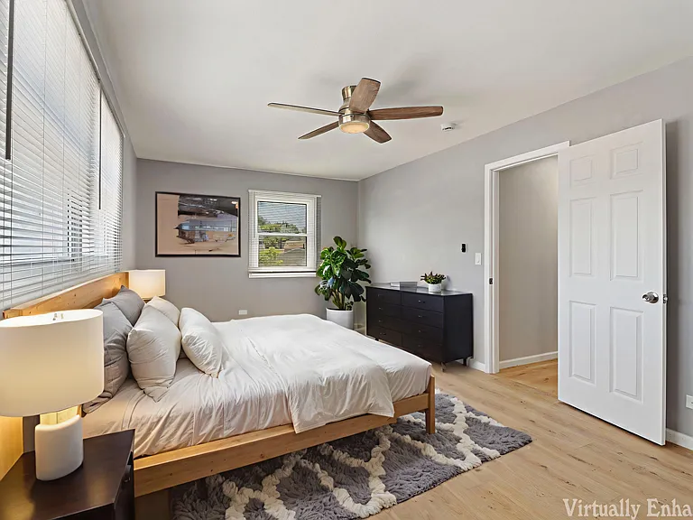 2208 Kensington Dr — Photo 12