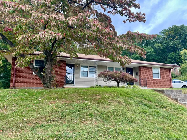 3801 Greenland Ave NW #3801 & 3803, Roanoke, VA 24012