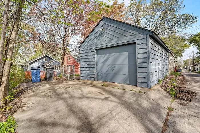 3510 Newton Ave N — Photo 26