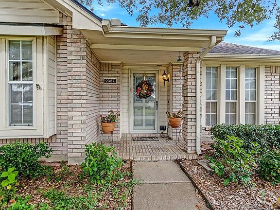 3rd image of 2337 Knighthood Ln