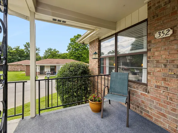 352 Deer Lake Dr, Nashville, TN 37221