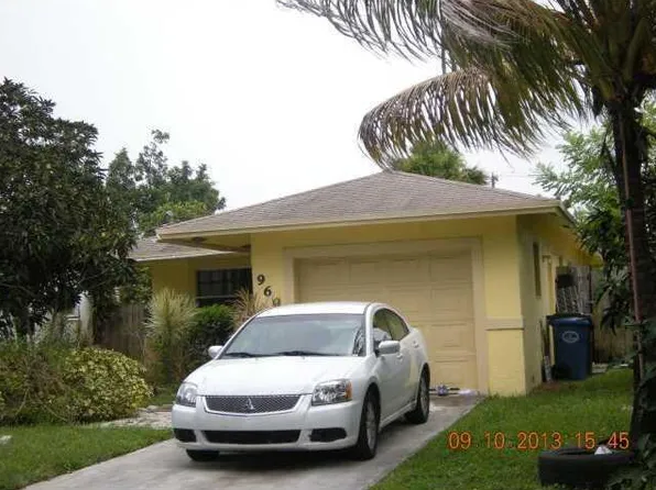 960 NE 35th Street, Oakland Park, FL 33334