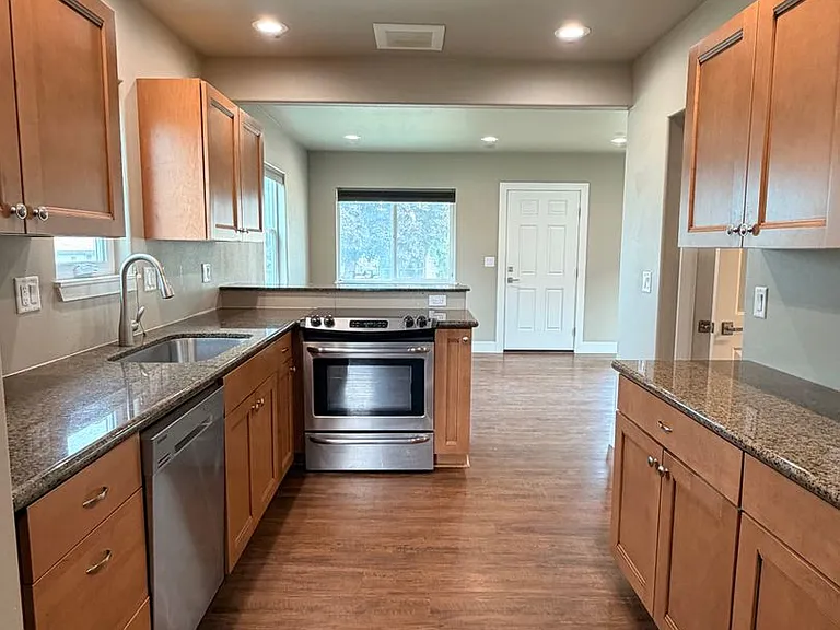 1006 Cascade St — Photo 10