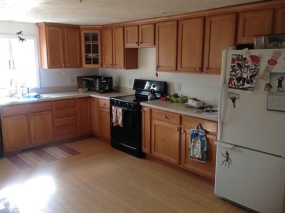 5th image of 279 Henshaw St