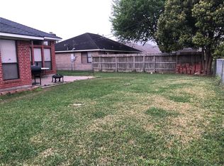 609 Manor Dr, Angleton, TX 77515