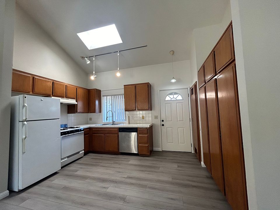1st image of 4622 W 173rd St APT 5