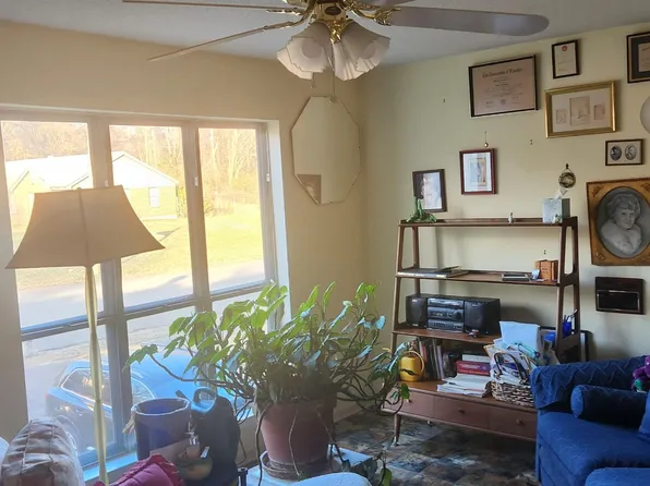 2103 Saint James Dr, Memphis, TN 38116