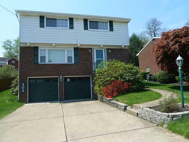 305 Woodstone Dr photo 1