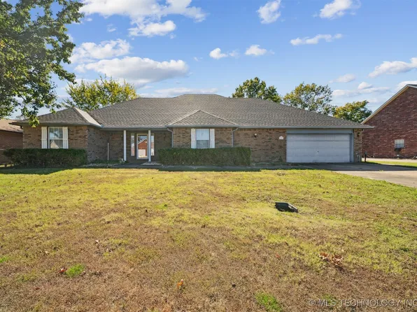 1807 SW 2nd Pl, Wagoner, OK 74467