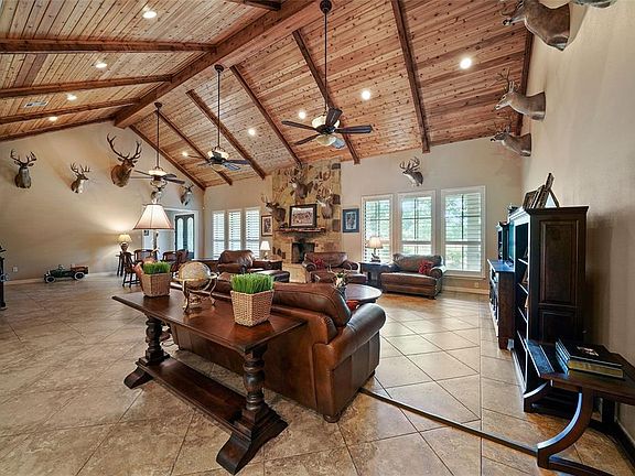 5th image of 251 Lago Trace Dr
